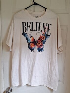 DOM Men's Believe in Who You Are Butterfly Beige Graphic T-Shirt Size XL